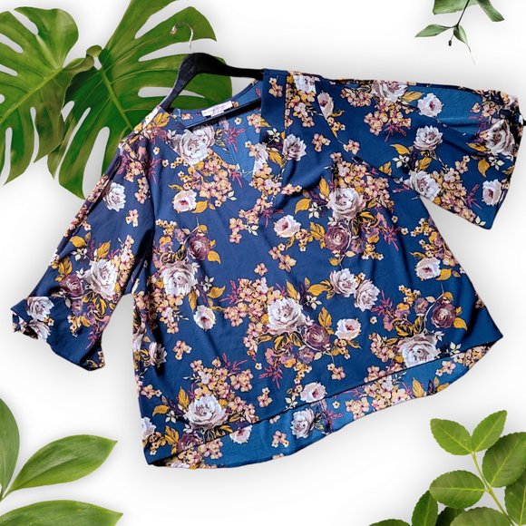 In Every Story Tops - Deep V Floral Navy Blouse, size 3X